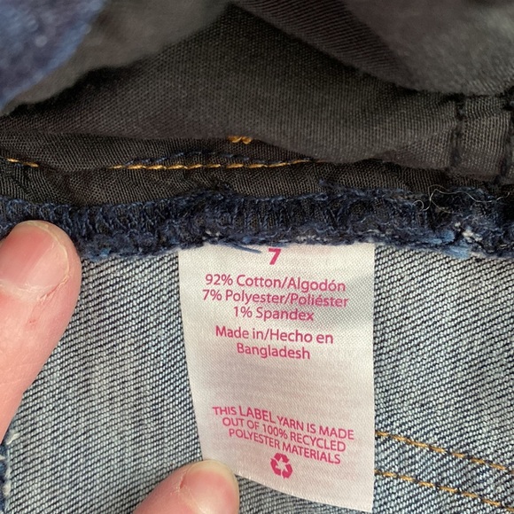 No Boundaries skinny Jean with distressing size 7. J108 - Picture 5 of 8